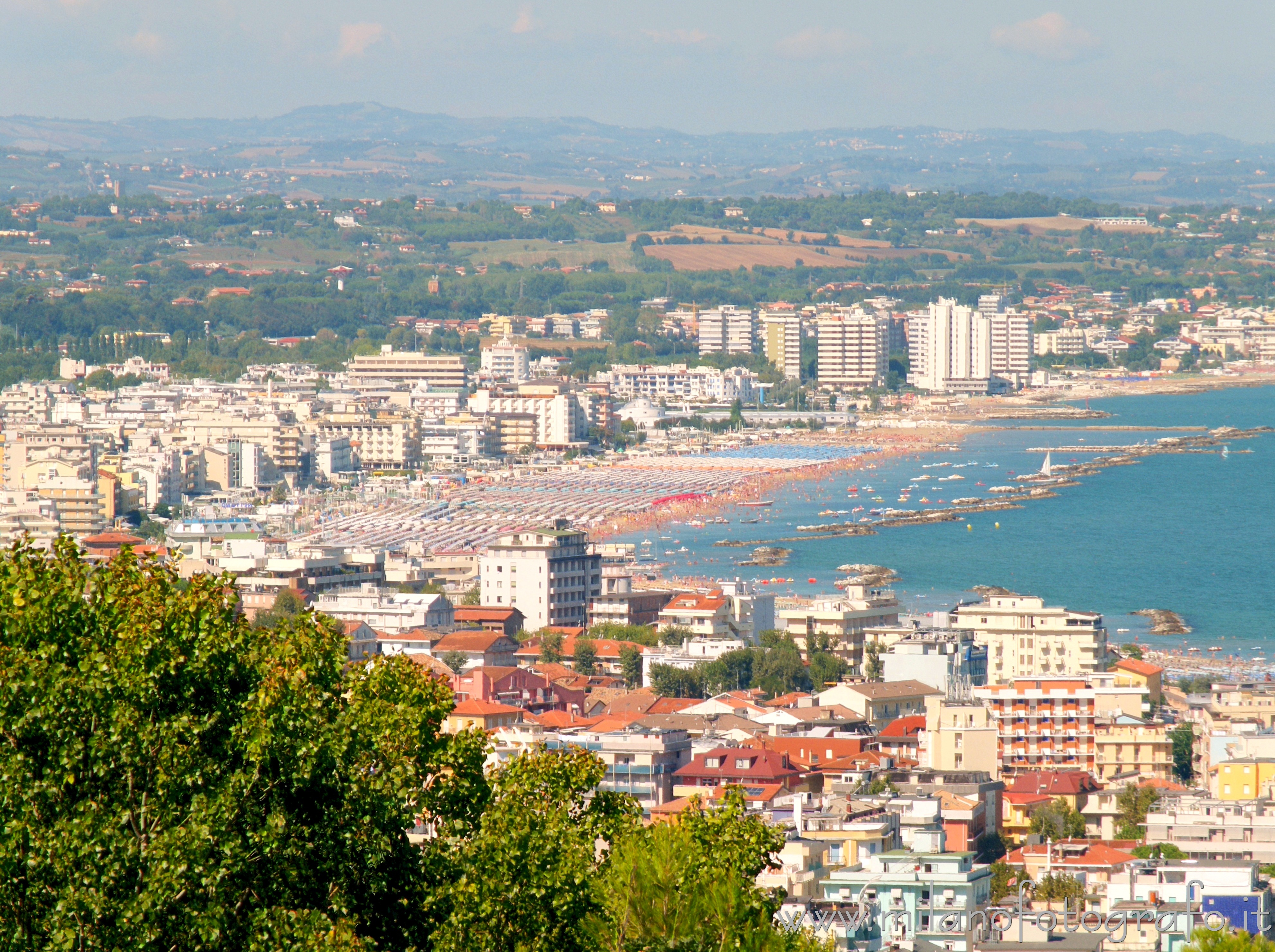 Gabicce Mare (Pesaro e Urbino) - Gli hotel di Gabicce Mare e Cattolica visti da Gabicce Monte